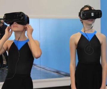 How I Learned to Use Virtual Reality Mirrors for My Dance Practice — My Story