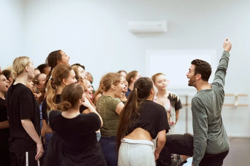 How I Learned to Use Real-Time Audience Feedback for My Dance Performance — My Story