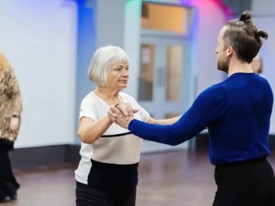 How I Learned to Teach Online Dance Classes for Seniors — My Story