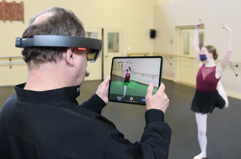 My Story of Learning to Use VR Headsets in Daily Dance Practice